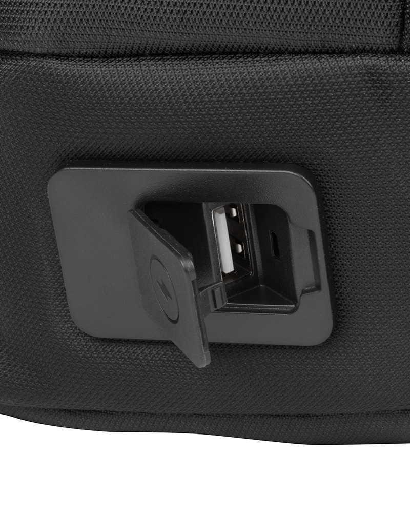 Бизнес рюкзак с USB разъемом Sber Security